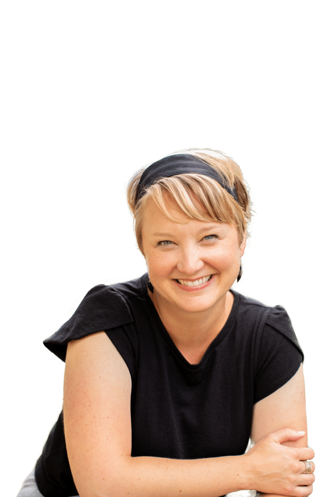 Sarah-Mackenzie-Headshot - Read-Aloud Revival ® with Sarah Mackenzie